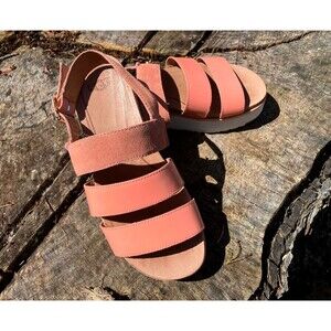 EXC. UGG WOMEN BRAELYNN PINK SUEDE PATENT LEATHER MEDIUM WIDTH SIZE 6